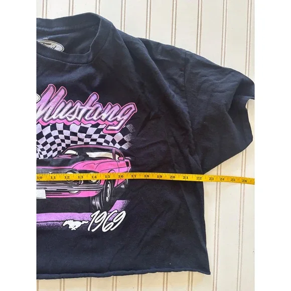 Ford Mustang 1969 Graphic Cropped T-Shirt Black Pink XL Boxy Raw Hem Tee - Picture 4 of 5